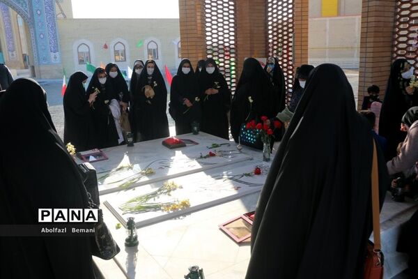 آیین رونمایی از یادمان شهدای گمنام دانشگاه علوم پزشکی قم