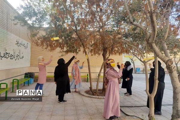 اجرای برنامه «آسمان پنجم» در هنرستان صباری قم