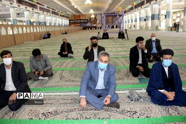 سخنرانی مدیرکل آموزش و پرورش قبل از خطبه‌های نماز جمعه