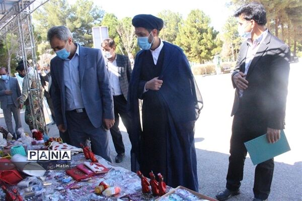 سخنرانی مدیرکل آموزش و پرورش قبل از خطبه‌های نماز جمعه