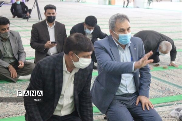 سخنرانی مدیرکل آموزش و پرورش قبل از خطبه‌های نماز جمعه
