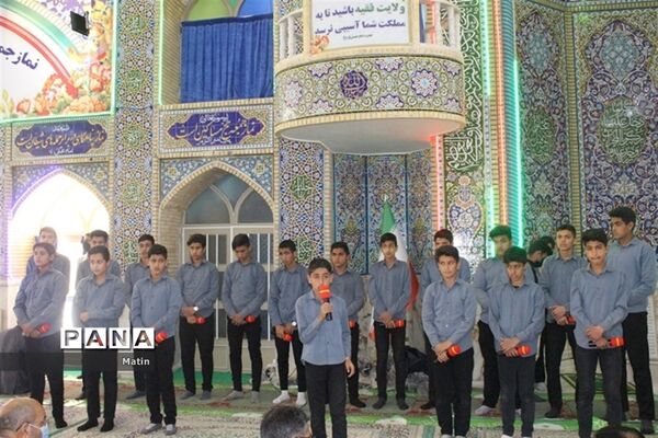 سخنرانی مدیرکل آموزش و پرورش قبل از خطبه‌های نماز جمعه