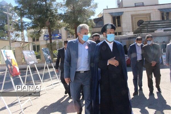 سخنرانی مدیرکل آموزش و پرورش قبل از خطبه‌های نماز جمعه