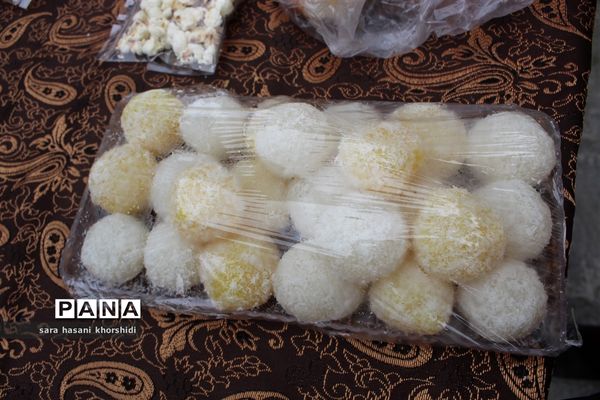 بازارچه مواد غذایی و دست‌سازه‌ها در گلوگاه