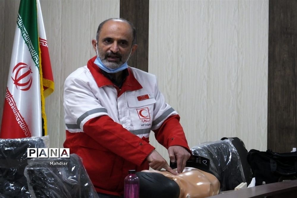 برگزاری دوره بازنگری کمک‌های اولیه در آموزش و پرورش شهر جوادآباد