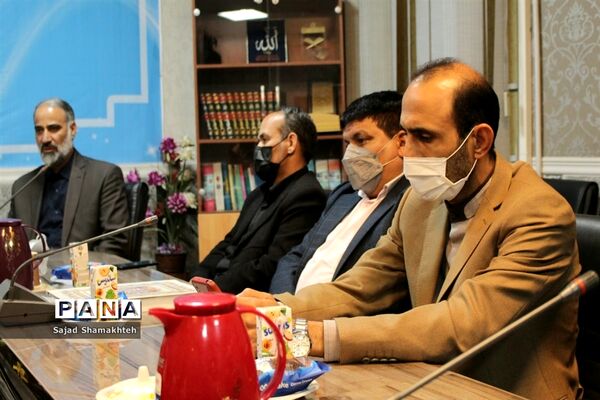 افتتاح نمایشگاه آثار هنری دانش‌آموزان و معلمان ناحیه چهار اهواز