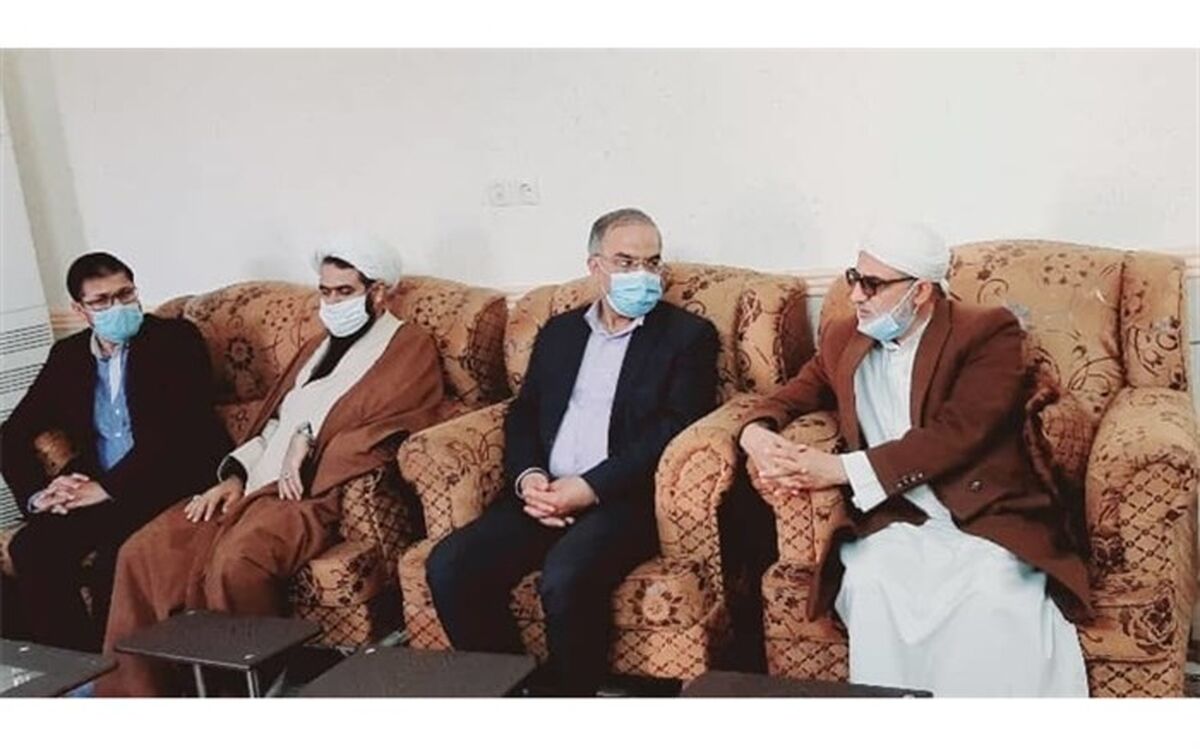 همه دانش‌آموزان فارسی باید زیر چتر عدالت آموزشی قرار گیرند