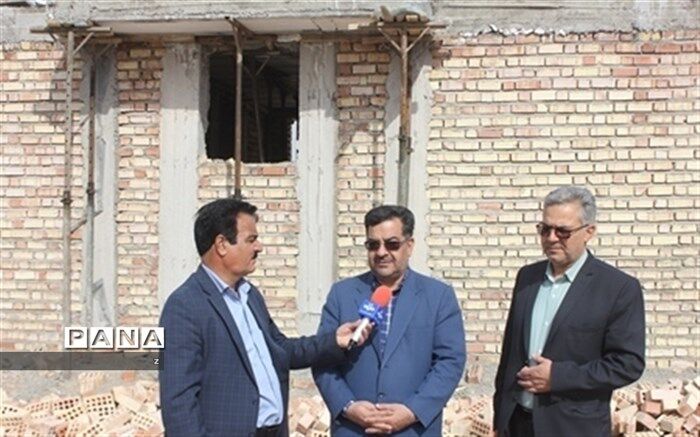سومین مدرسه کاغذی در روستای چاه غلامعلی شهرستان زرند در حال ساخت است