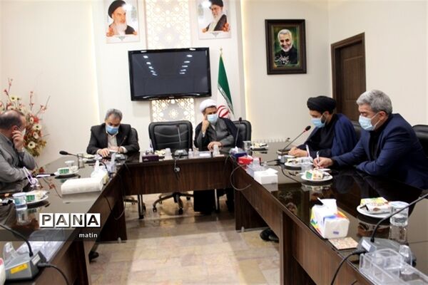 دیدار مدیر کل آموزش وپرورش و حوزه ی معاونت پرورشی و فرهنگی اداره کل آموزش وپرورش با امام جمعه کرمان