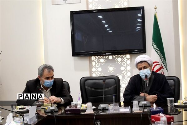 دیدار مدیر کل آموزش وپرورش و حوزه ی معاونت پرورشی و فرهنگی اداره کل آموزش وپرورش با امام جمعه کرمان
