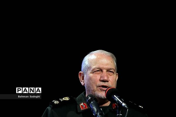 آیین رونمایی از دستاوردهای پژوهشگاه علوم و معارف دفاع مقدس