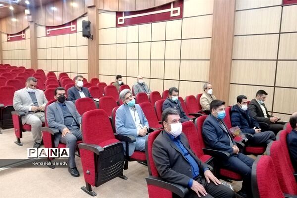 برگزاری همایش تجلیل از معاونان، مربیان و مشاوران مدارس شهرستان دماوند