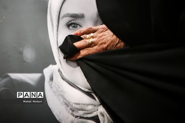 مراسم تشییع و خاکسپاری زهره فکورصبور