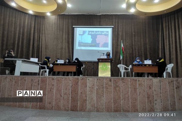 مرحله‌ نهایی مناظره دانش‌آموزی شهرستان برخوار