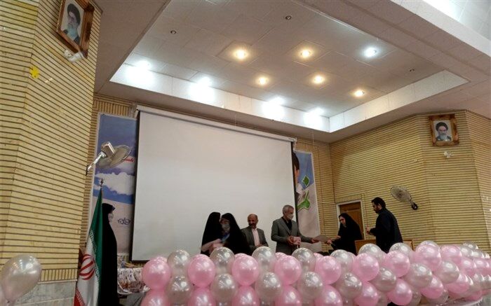 مراسم جشن عید مبعث و تقدیر از دانش‌آموزان برگزیده مدرسه کوثر کهک برگزار شد