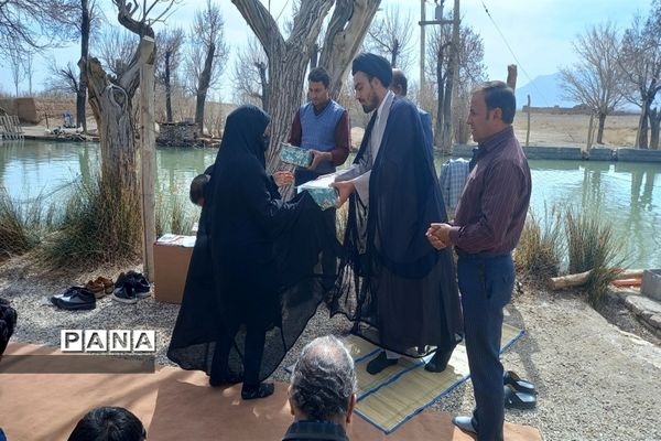 مراسم تجلیل از مربیان پیشتاز جرقویه علیا