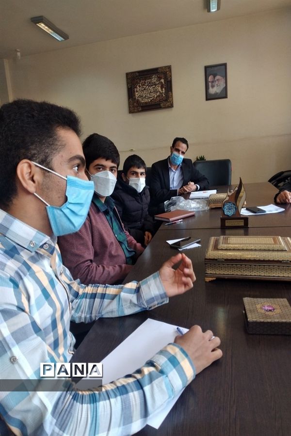 جلسه توجیهی مسابقه مناظره دانش‌آموزی ناحیه 2 اصفهان