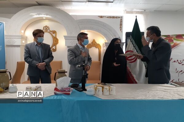 نشست صمیمی معاونان و مربیان پرورشی و مشاوران مدارس با مدیر آموزش و پرورش فیروزکوه