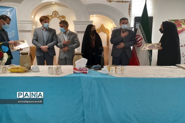 نشست صمیمی معاونان و مربیان پرورشی و مشاوران مدارس با مدیر آموزش و پرورش فیروزکوه