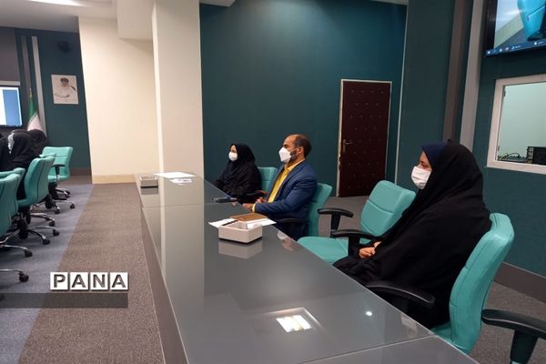 برگزاری دومین نشست مجلس دانش آموزی دختران ناحیه 2  یزد