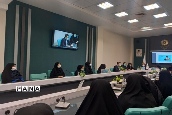 برگزاری دومین نشست مجلس دانش آموزی دختران ناحیه 2  یزد