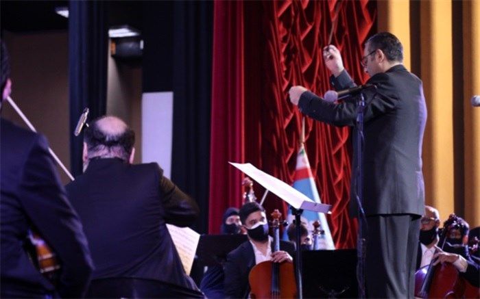 ارکستر بنیاد رودکی در سالن یونسکو بیروت به روی صحنه رفت