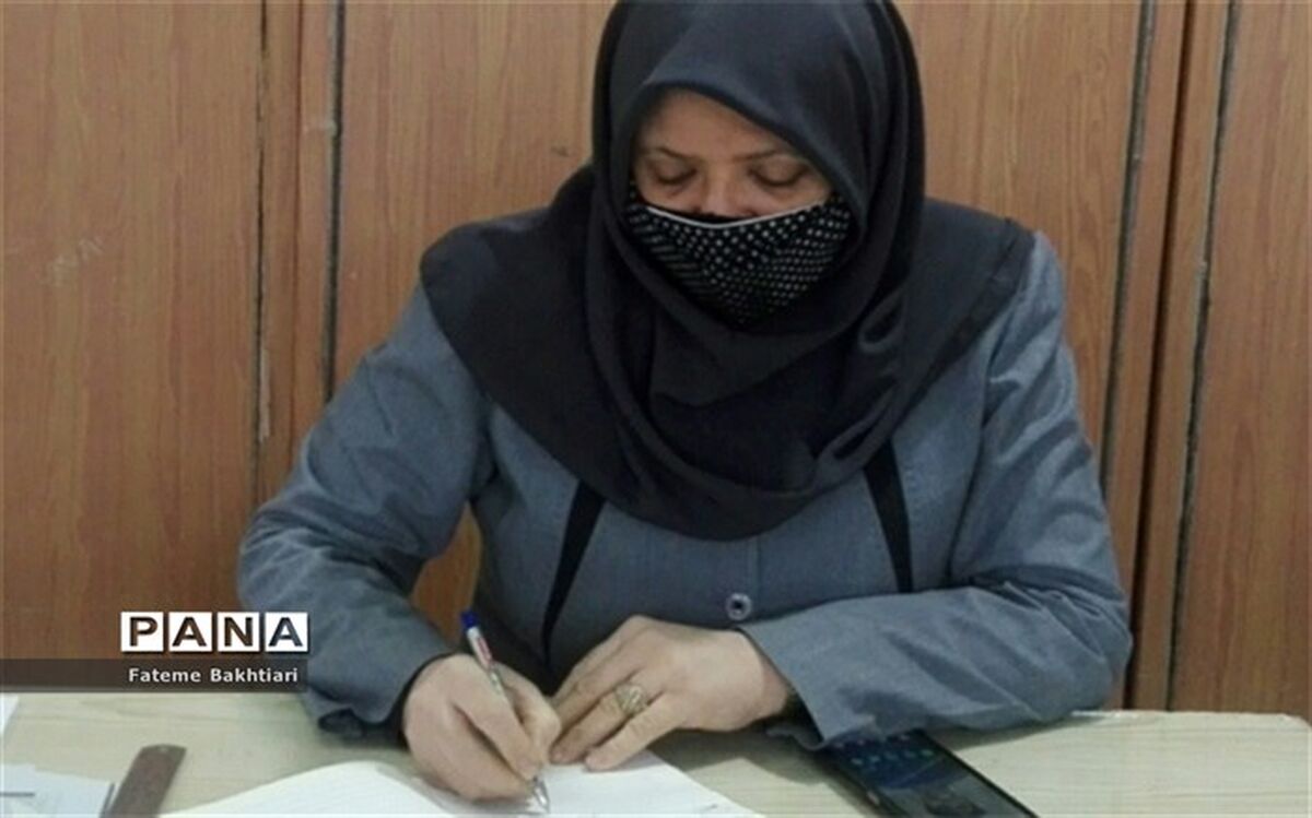 جذابیت‌های فضای مجازی و شکاف نسل‌ها؛ دو معضل اساسی پرورش دانش‌آموزان