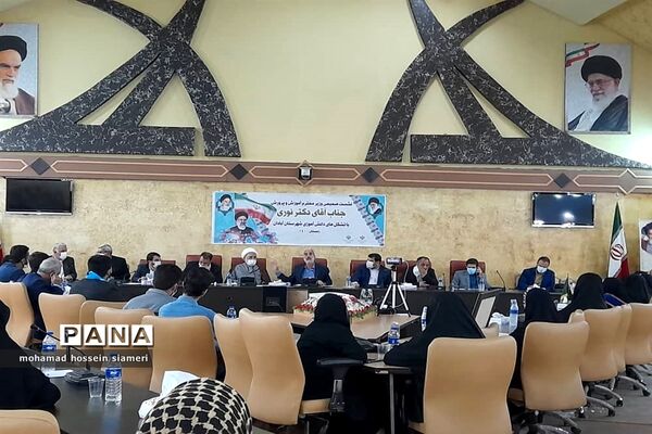 دیدار صمیمی  وزیر آموزش وپرورش با جمعی از تشکل های دانش آموزی آبادان