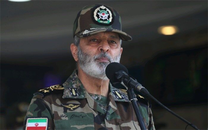 فرمانده کل ارتش: کارنامه درخشان سپاه ثمرات ارزشمندی داشته است