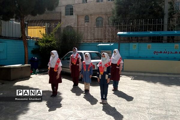 زنگ نیکوکاری در مدرسه فروغ حضرت خدیجه(س) ناحیه یک ری