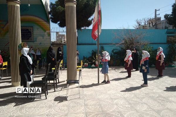 زنگ نیکوکاری در مدرسه فروغ حضرت خدیجه(س) ناحیه یک ری