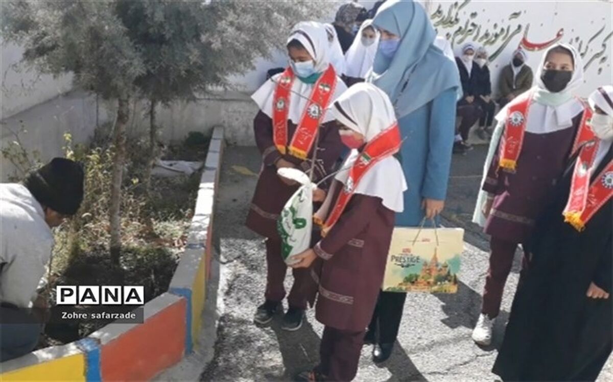 مراسم روز درختکاری در مدارس، ساختن شهروندی مسئول از دانش‌آموزان در آینده است