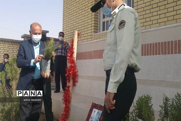 کاشت نهال به یاد سردار شهید حاج قاسم سلیمانی در آموزشگاه دارابگرد