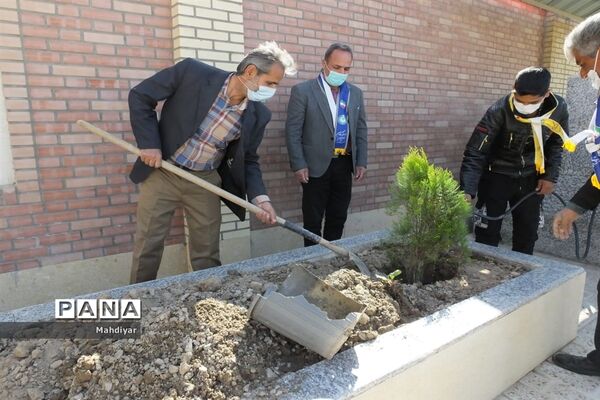 روز درختکاری در مدرسه شهید طباطبایی جوادآباد