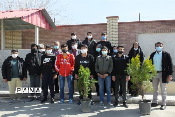 روز درختکاری در مدرسه شهید طباطبایی جوادآباد