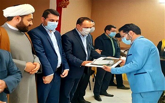 اخلاق اصلی ترین رکن تربیت است