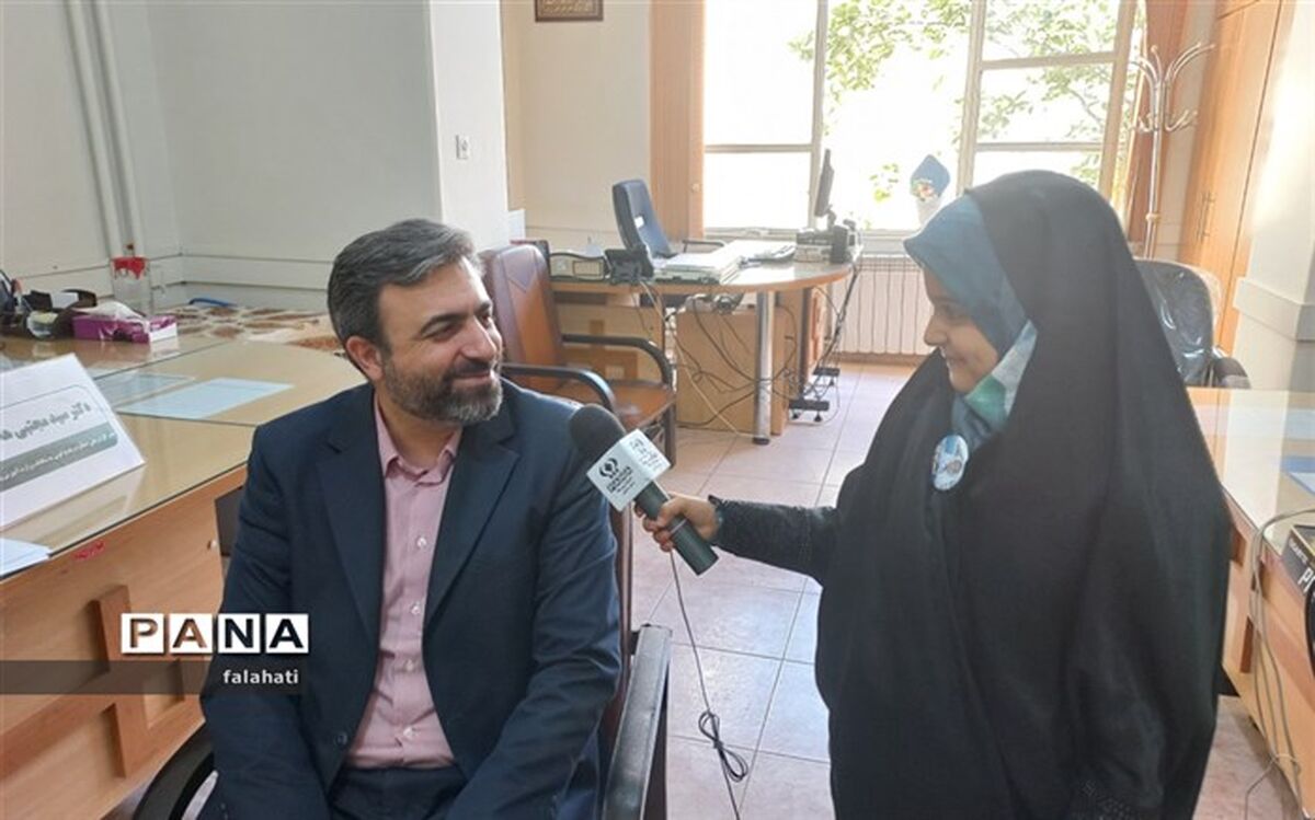 میز خدمت فرصت مغتنمی برای حل مشکلات مردم در حوزه آموزش و پرورش است/فیلم