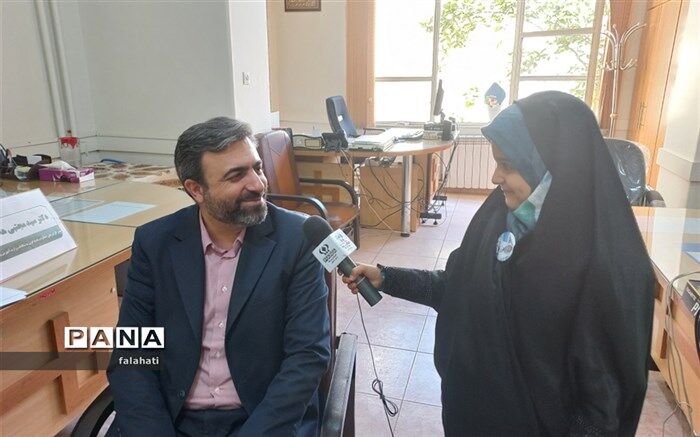 میز خدمت فرصت مغتنمی برای حل مشکلات مردم در حوزه آموزش و پرورش است/فیلم