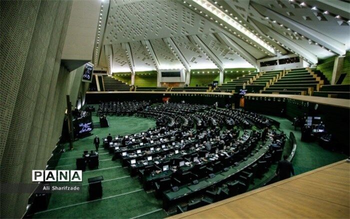 بررسی آخرین وضعیت تأمین کالاهای اساسی و حقوق بازنشستگان در جلسه غیرعلنی امروز