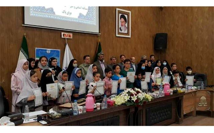 تجلیل از دانش‌آموزان طبیعت‌یار در جشنواره هوای پاک در نیشابور