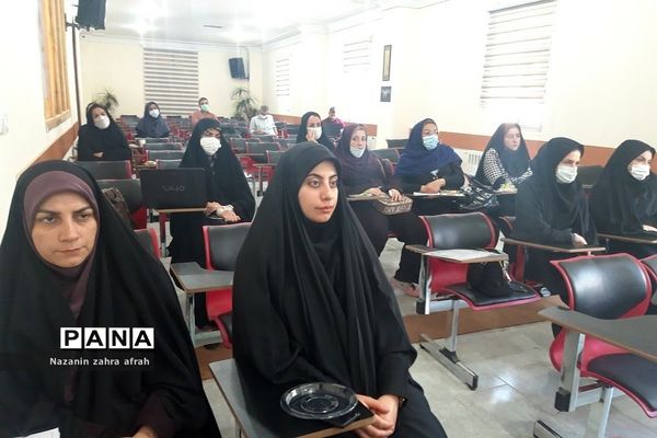 برگزاری کارگاه توانمند‌سازی مربیان پرورشی رودهن