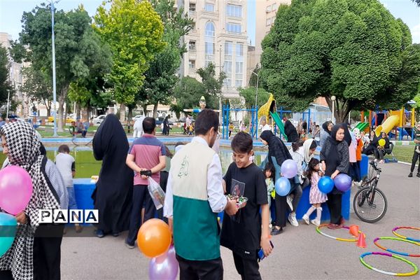 برپایی ایستگاه نقاشی و جشنواره بازی و ورزش در میانه