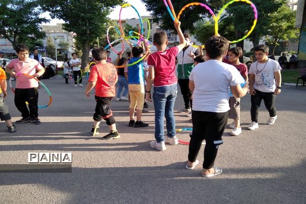 برپایی ایستگاه نقاشی و جشنواره بازی و ورزش در میانه
