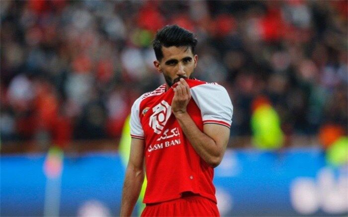 هافبک محبوب پرسپولیسی‌ها در ایران ماندگار شد