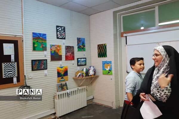 برپایی نمایشگاه دستاوردهای دانش‌آموزی منطقه یک