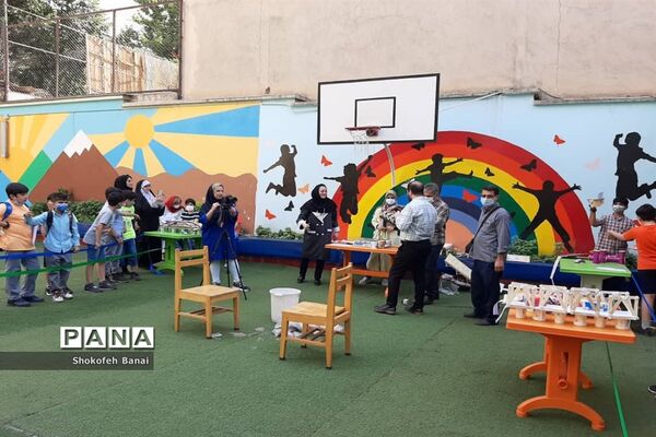 برپایی نمایشگاه دستاوردهای دانش‌آموزی منطقه یک