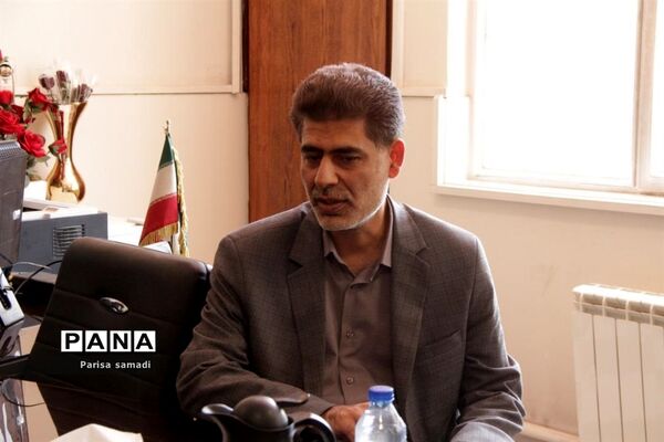 بازدید سرزده رئیس مرکز سنجش و پایش کیفیت آموزشی وزارت آموزش و پرورش از حوزه‌های امتحانات نهایی منطقه ۱۳