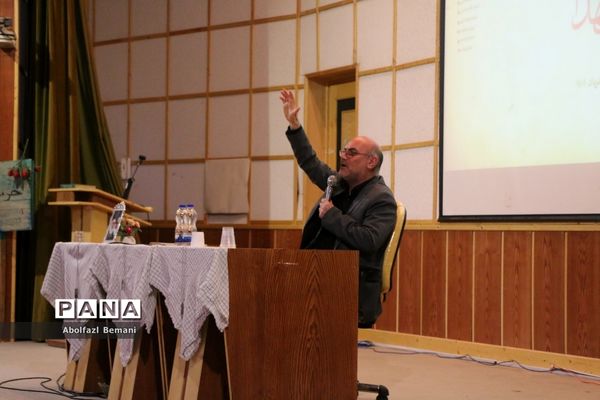 مراسم اختتامیه دوره تربیت معلم راوی در قم-2