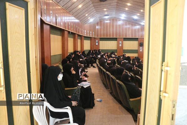 مراسم اختتامیه دوره تربیت معلم راوی در قم-2