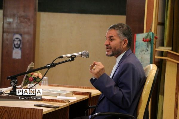 مراسم اختتامیه دوره تربیت معلم راوی در قم-2